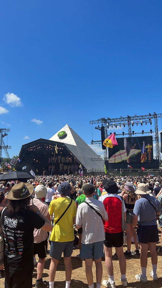 Glastonbury Live on Twitter "Rick Astley at Pyramid Stage now! RRG"