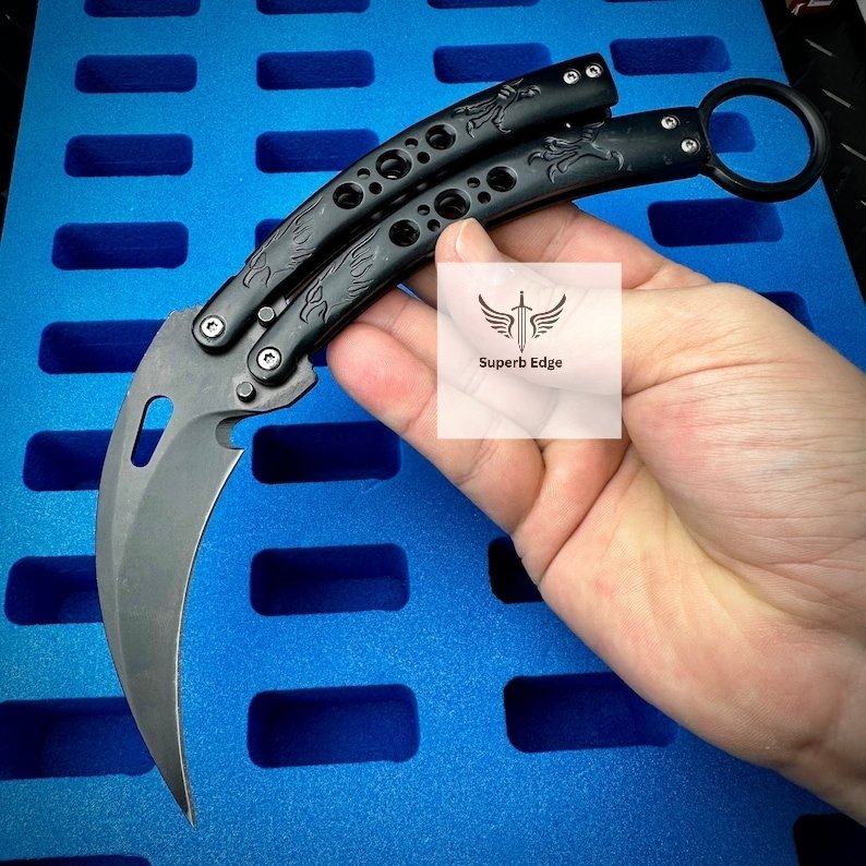 THE EAGLE TALON Black Karambit  Balisong Knife  Custom Hand Forged 440c Stainless Steel
Available Now.

Delivery time 2days only.
Worldwide shipping.
#knife #forge #Steve #knifeshop #outdoors 
#handmadeknife #blades #etsyshop #knifecommunity #dagger #balisongcommunity #balisong