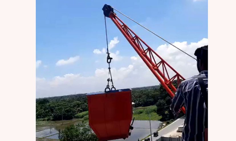 রাজধানীতে ক্রেনের তার ছিঁড়ে ৩ শ্রমিক নিহত