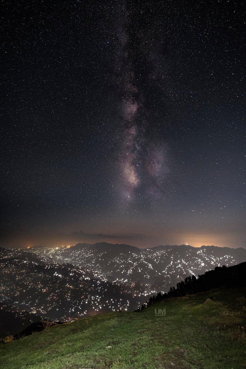 Stars above and stars below

#photography #photooftheday #photographylovers #photographer #Pakistanis #beautiful