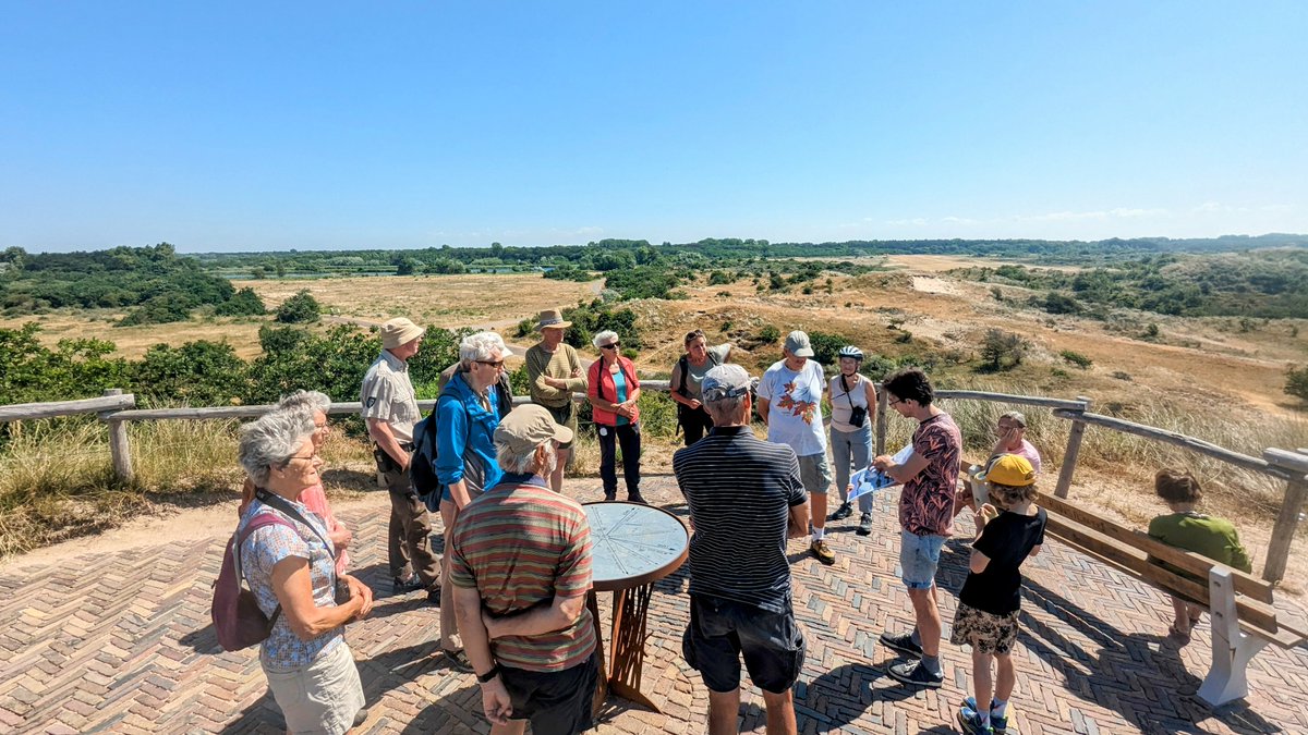Duinbehoud's tweet photo. Vandaag is het de #DagvandeDuinen! Wij zijn op excursie in Castricum en kijken uit over het infiltratiegebied waar op 80 meter diepte gebruik wordt gemaakt van de zuiverende werking van duinzand om drinkwater te maken. Wat is dit genieten: struinen door de duinen. @PWNwaternatuur https://t.co/loA0xUSmay