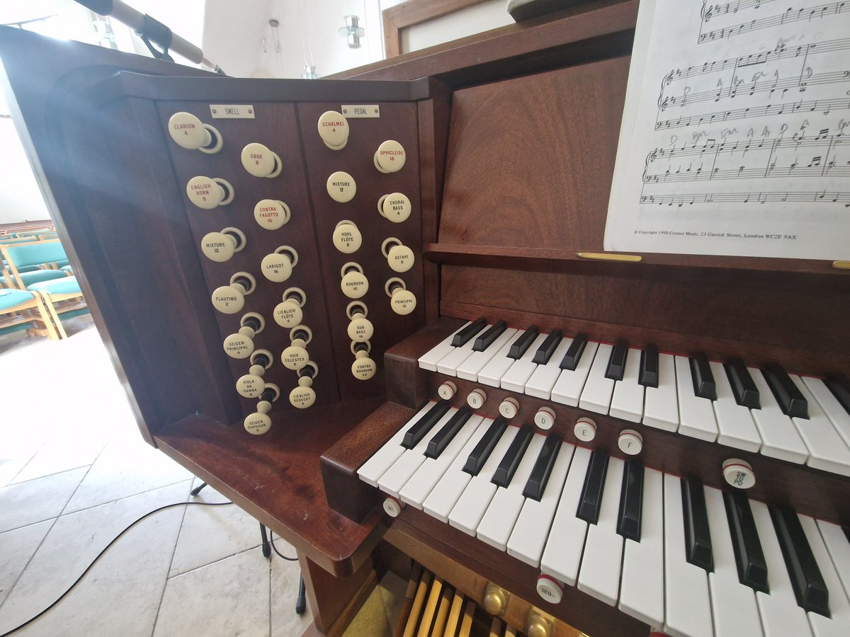 SenoraCT's tweet photo. Wee workout on this beauty this morning. ๐ถ๐ถ always a privilege to play friends โค๏ธโค๏ธ #viewfromthepew #organist https://t.co/mqhQq4rrCN