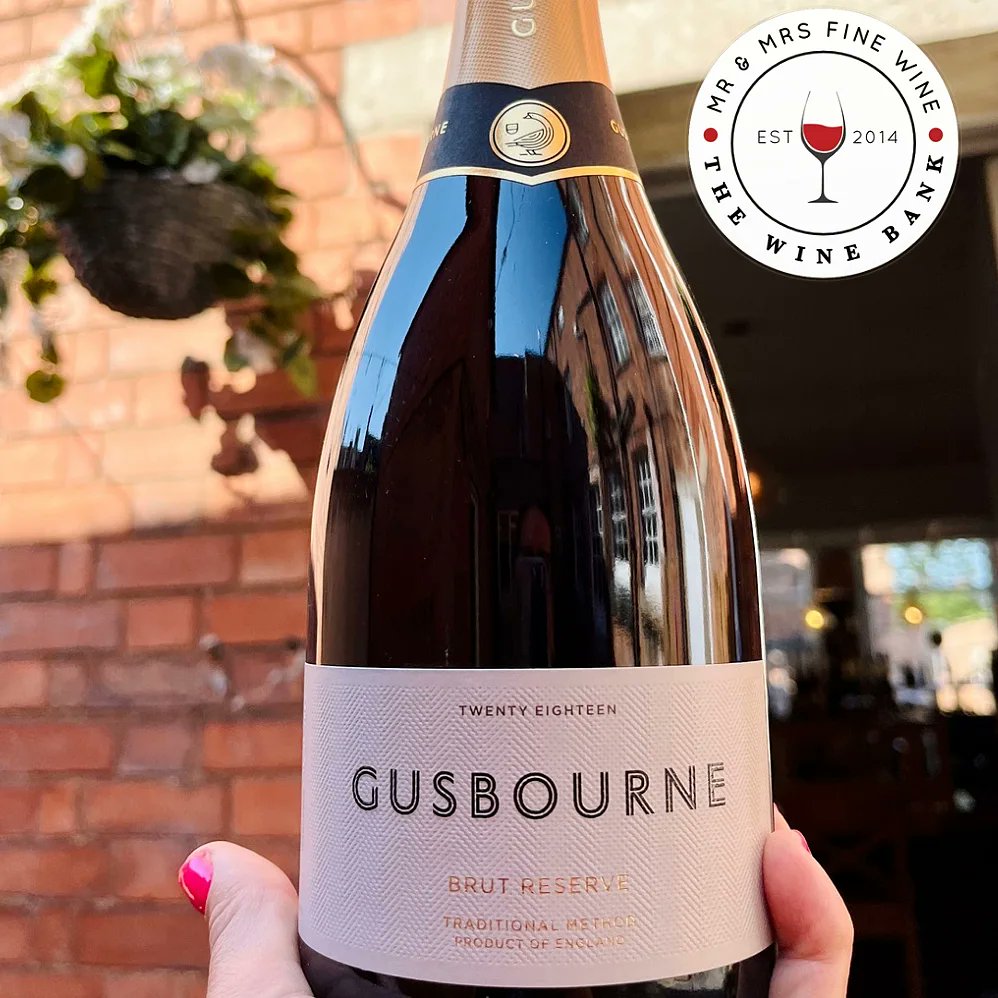 MrMrsFineWine's tweet image. Last chance today to take advantage of our special offer on Gusbourne wines, 10% OFF during English Wine Week! If you're out and about today why not pop in and have a browse? 🥂 #englishwineweek2023 #SpecialOffer #weekendwines #englishsparklingwine @gusbourne