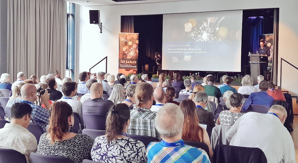 Der HVD feiert heute sein 30-jähriges Bestehen! 🥳 Los geht's mit einem Grußwort von Timo Saueressig, dem Präsidenten von @HVD_Hessen.