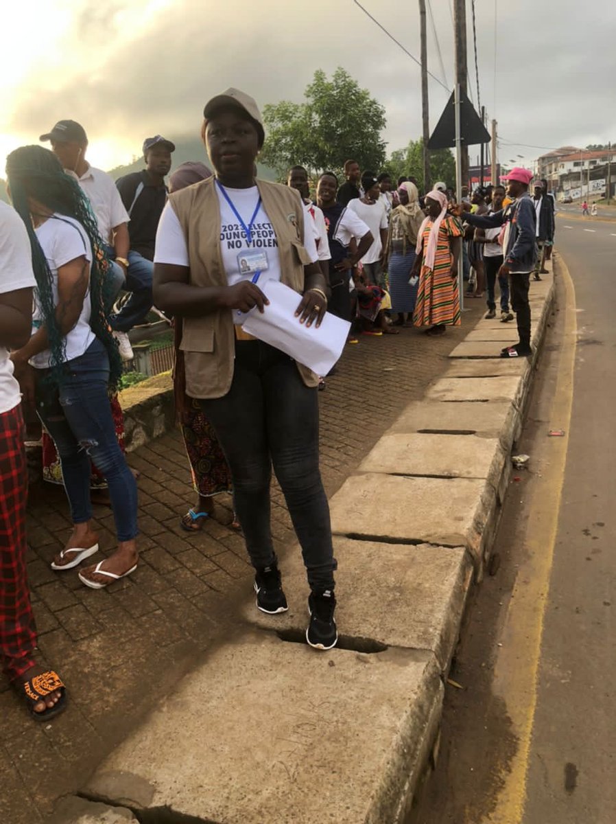 Our Human Rights Monitors (staff, District Human Rights Committee Members and Youth Volunteers) are monitoring polling across the country. #MakingRightsReal @ECsalone @UNDPSierraLeone @UNHumanRights