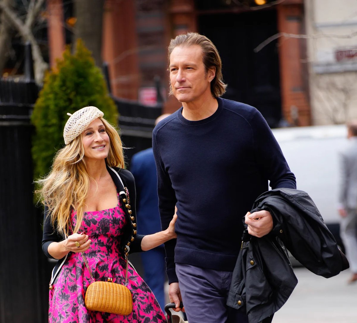 ElementEsthetic's tweet image. OMGeeeeeeeeee!  Do mine eyes deceive me???  Carrie and Aidan???????  

The first episode of And Just Like That, Season 2, is out...are you watching?

#happyweekend #andjustlikethat #carrieandaidan #elementalesthetics