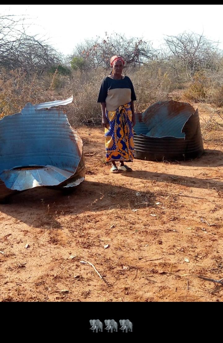 Marrvinie's tweet photo. ⁦@StateHouseKenya⁩ ⁦@citizentvkenya⁩ ⁦@KWSKenya⁩, Aama mbuini residents association of mtito andei ward makueni cant sleep thanks to animal human conflict this mama mboga work up to her hard found water tank destroyed. Human life has not been spared#save-her.pls https://t.co/tZkmAneDom