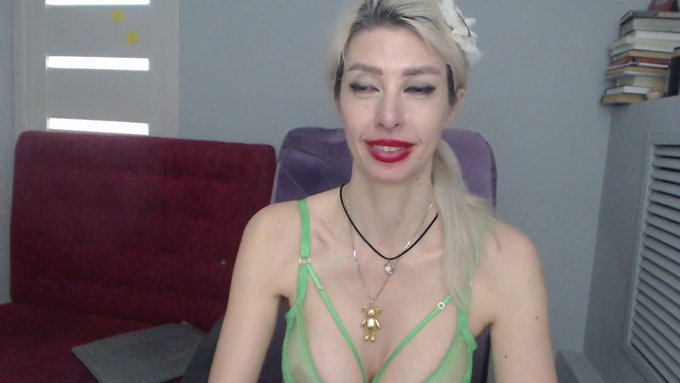 I'm online @MyFreeCams! #onmfc https://t.co/PlGLdxpm31 💚 https://t.co/BFd5n8EdB2<a class="tags" href="/tag/myfreecams">@myfreecams</a><a href="/tag/onmfc"class="tags">#onmfc</a>