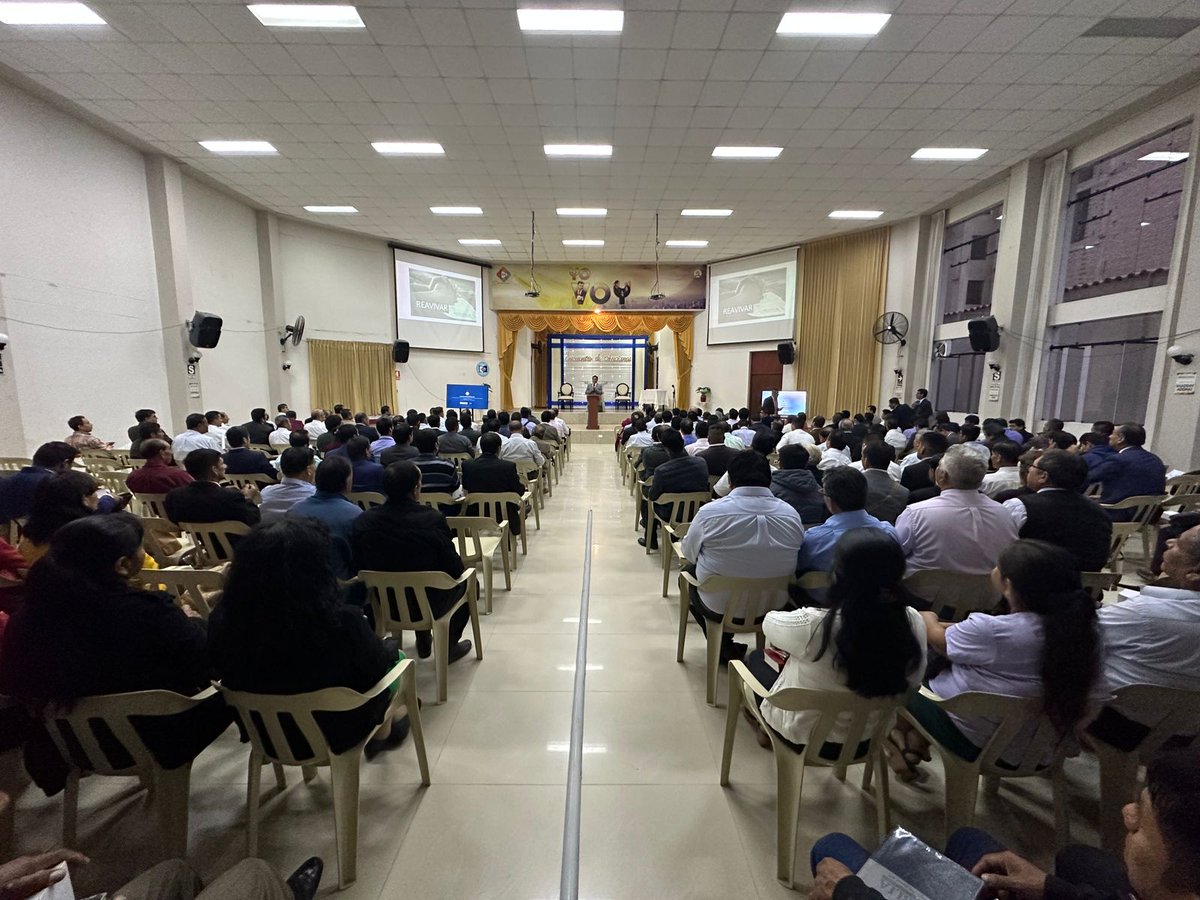 AdventistasMPN's tweet photo. 📍Chiclayo. Más de 250 ancianos reunidos en el #EncuentroDeAncianos para ser instruidos por nuestro Dios y seguir guiando a su iglesia 🙏🏽🏫
#RID #ÉnfasisMisioneros #VamosPorMás https://t.co/LQTL1af3Jz