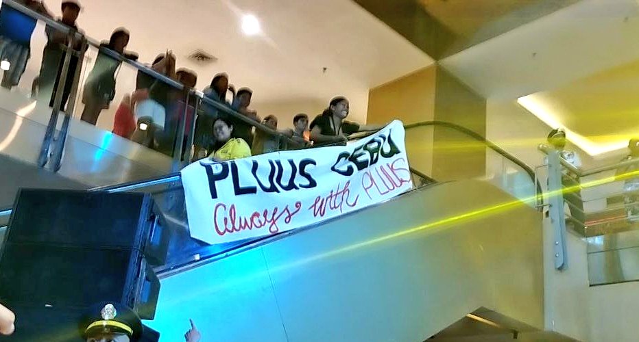 Are you guys curious why the boys cried today? Sorry we made them cry with our final bomb. We love you our ANIMahal 🥺

Note: Video to be followed

PLUUS in SMCebu 
#PLUUSatSMCityCebu
#PLUUS @pluus_official