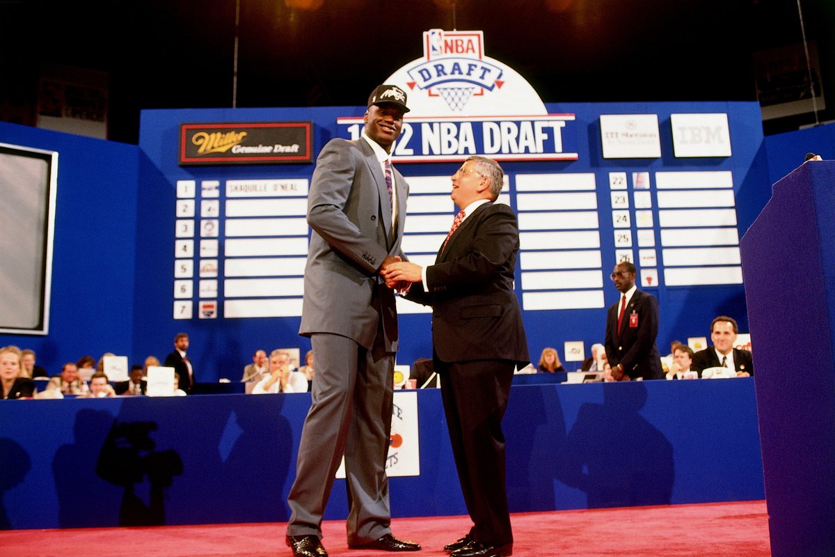 📅 31 yıl önce bugün! Orlando Magic 1992 NBA Draft'larında 1. sıradan Shaquille O'Neal'i seçti.

⭐ 15 NBA All-Star
🏀 8 Yılın En İyi Takımı
🏆 4 Şampiyonluk
🌟 3 All-Star MVP'si
🏅 3 Finaller MVP'si
🥇 2 Sayı Krallığı
🏅 1 Sezon MVP'si
✨ Yılın Çaylağı
🎖 HOF