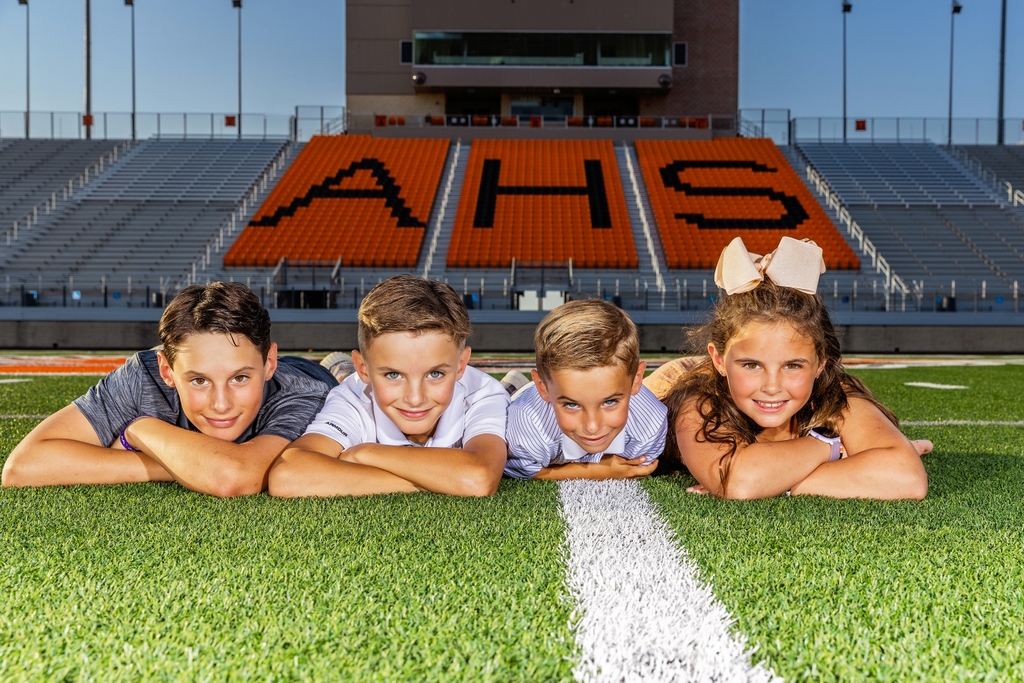 kristinmmoments's tweet image. The Williams family, a little bit of loud, a whole lot of love!

#Aledo #AledoPhotographer #AledoProgram #Football #FWCamera #Sportraits #SportsPhotos #Family #CanonUSA #Profoto #familyportraits #familyphotographer #Photography