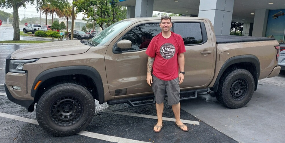 Jeffery just scored an amazing deal – this excellent pre-loved Nissan Frontier from Eric Ronneburger at Dimmitt Chevrolet! 🔥 He's ready to let the adventure begin! 🚙 Congratulations and #TruckOn! #NissanFrontier #DimmittChevrolet #DimmittFam #RoadTripGoals