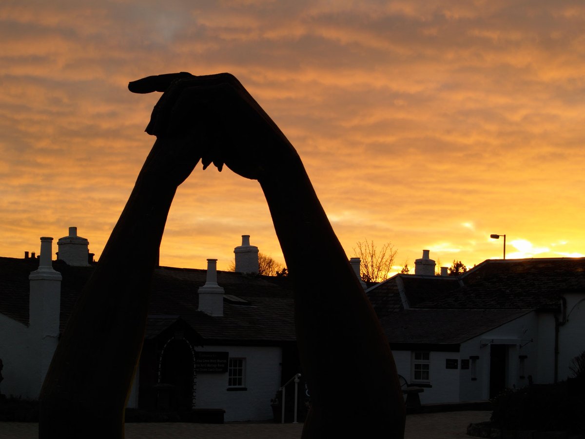 Chasing the colours of the sky at Gretna Green. The sunset paints the perfect backdrop for unforgettable moments. 📷📷