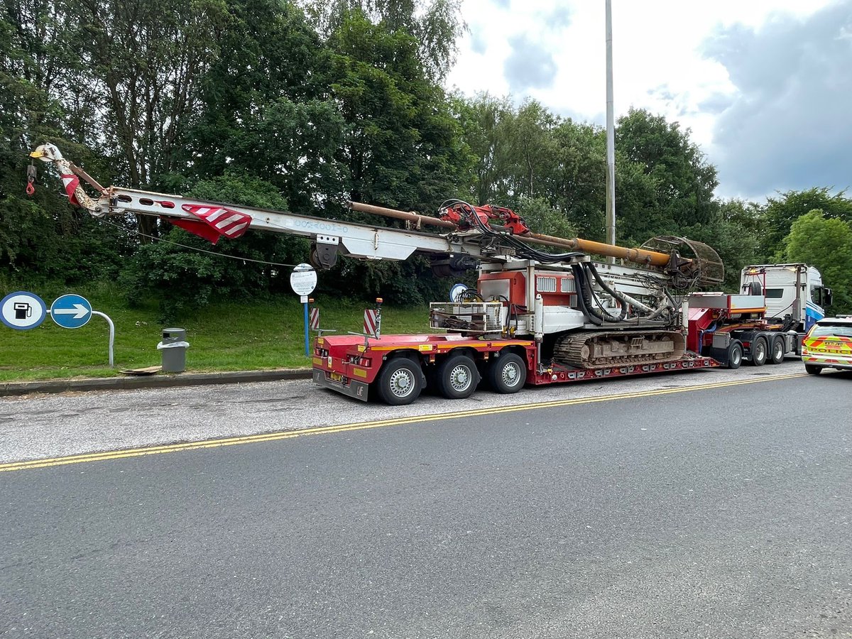 gmptraffic's tweet image. Abnormal load stopped by #GMPCVU and found to have an incorrect movement order.
Vehicle parked up until new movement order obtained and driver reported.