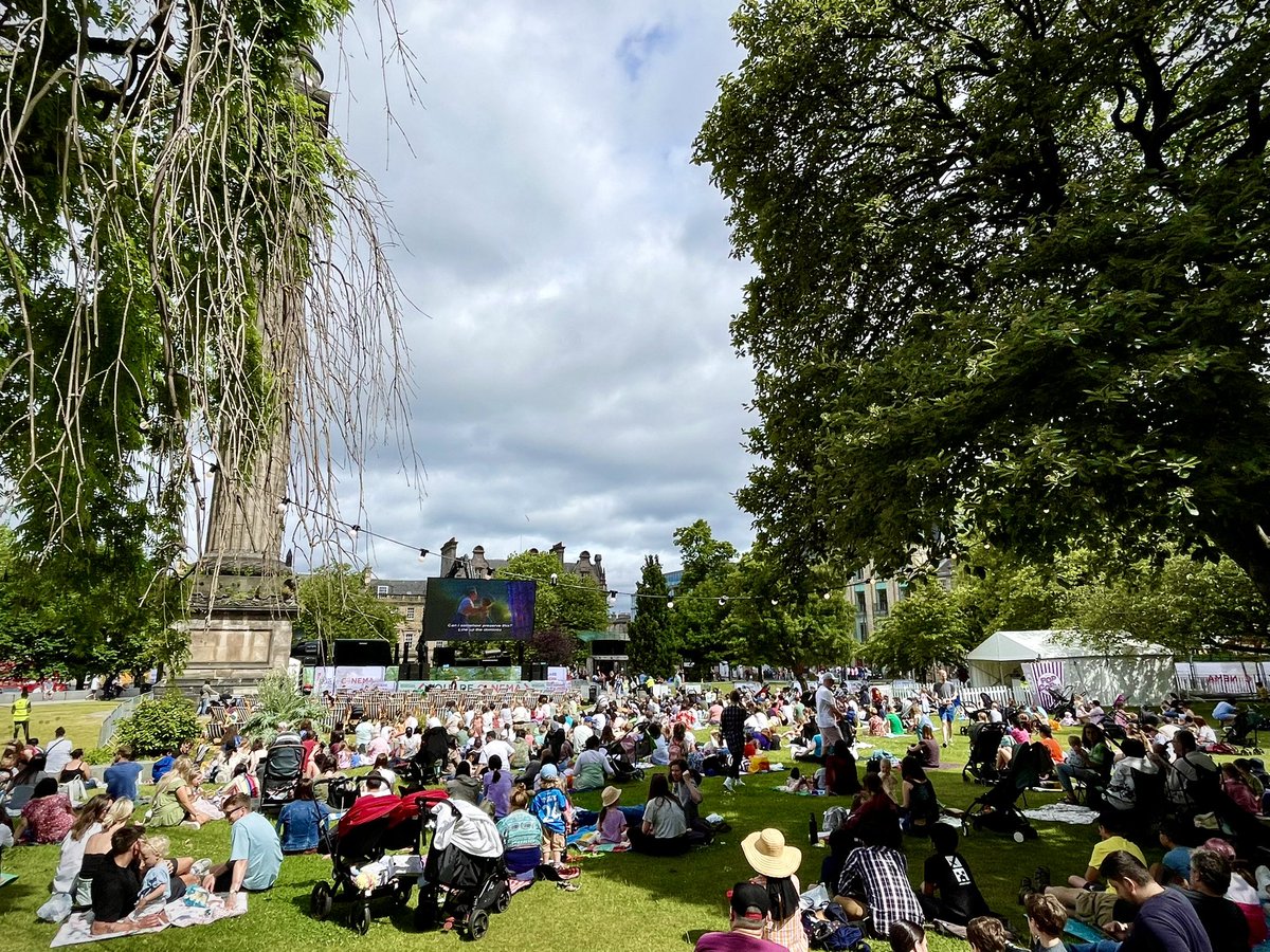 A great start to #SquareCinema this morning in St Andrew Square, a packed programme of FREE outdoor cinema all weekend with @EssentialEdin @LNER & @Pilgrimsgin Next up today Wizard of Oz, Grease, Elvis and Rocketman… Full film programme and details at edinburghcitycentre.co.uk/square-cinema/