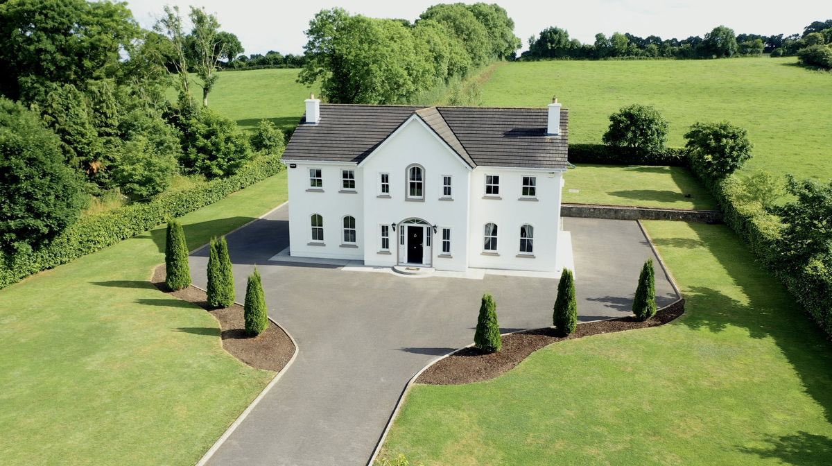 A amazing home in pristine condition. You must view it to appreciate the high standard of finish. 
 instagram.com/p/Ct3v0C0oI4M0…