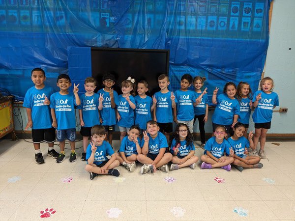 ✌🏼 out kindergarten!! Hello 1st grade! <a href="/JohnnyCougar/">John Street School</a> #WeAreFranklinSquare