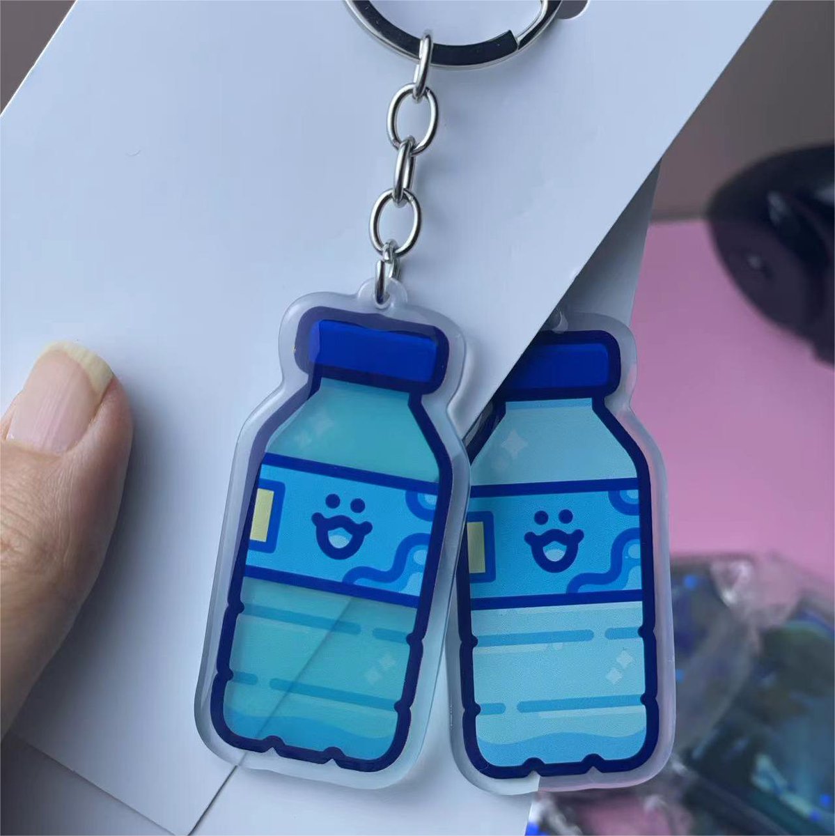 GiftsTigerkin's tweet image. We produced one transparent keychain and one normal keychain for @ktsudon_ , it can help her make choice. 

I like the transparent one, what about you?❤️

#acrylickeychain #acrylickeychains #keychains #kawaiikeychain #customkeychain #customgifts #customgift #animekeychain