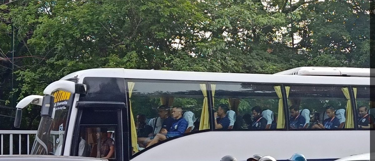 imashritha's tweet photo. TODAY I SAW SUNIL CHETRI AND TEAM INDIAAAAA 
So sweet of legend @chetrisunil11 to wave back !!! Made my day !! Thank You Champ 🥹❤️ https://t.co/dMwvZgZKlg