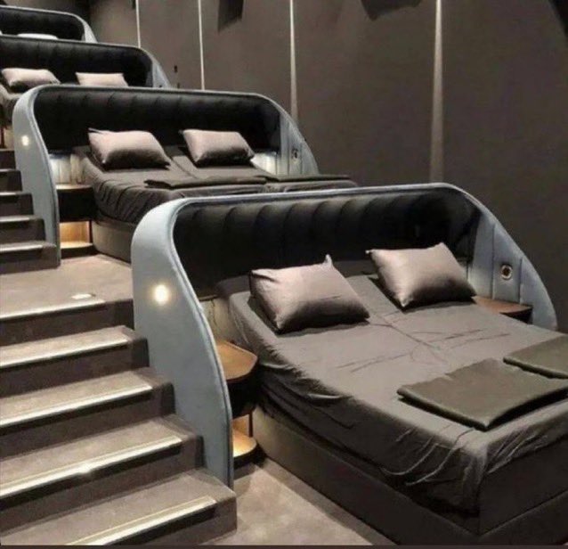 itsD3lay's tweet photo. el cine perfecto si existe https://t.co/Ppcm57JM6c