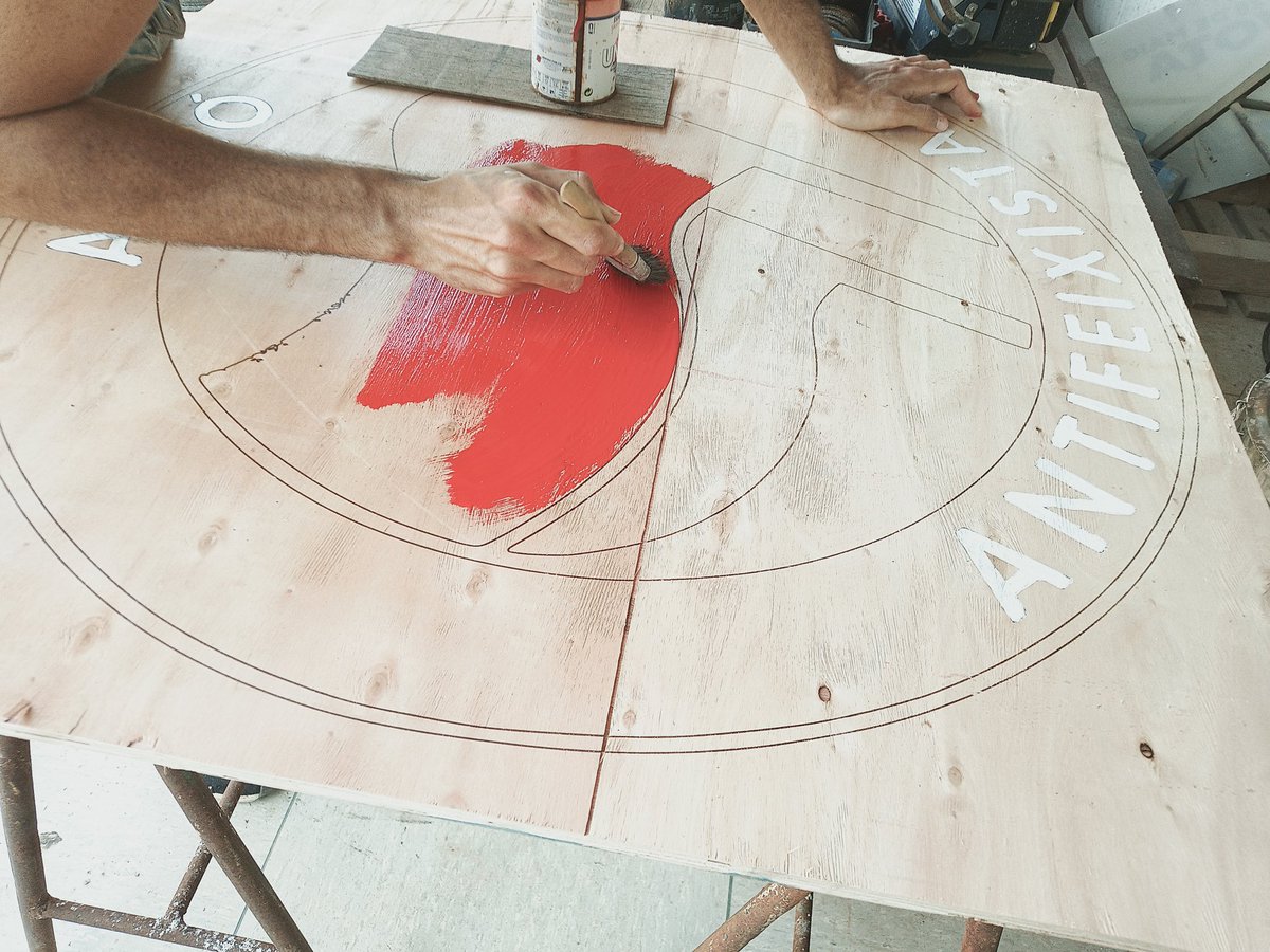 Festa sí, lluita també!

Ni un espai al feixisme.

Gent de Valls: bona festa major de Sant Joan!!

<a href="/cupvalls/">CUP Valls</a> <a href="/CPLaRaconera/">Casal Popular La Raconera</a> 
#AturemElFeixisme
#VisibilitzemLesViolencies
#SantJoanValls