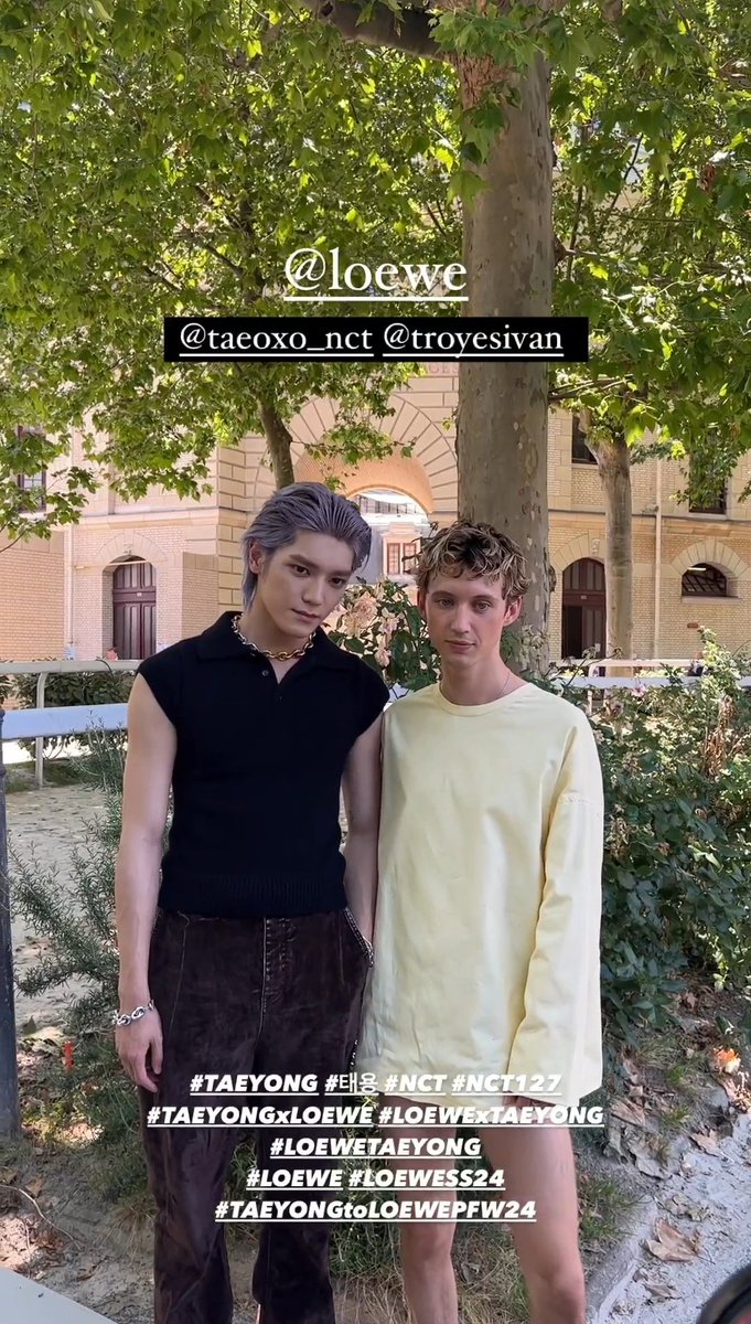 taeyongpictures's tweet photo. #TAEYONG with troye sivan !!!!

#LOEWESS24xTAEYONG https://t.co/wQa6KsLAFU