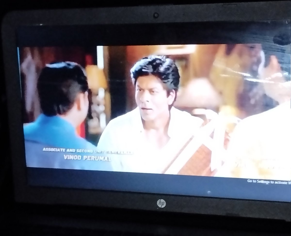 On the ocassion of Srk's 31 years of Kingship...... I'm watching #ChennaiExpress with family.....😎😍 

#31YearsOfShahRukhKhanEra