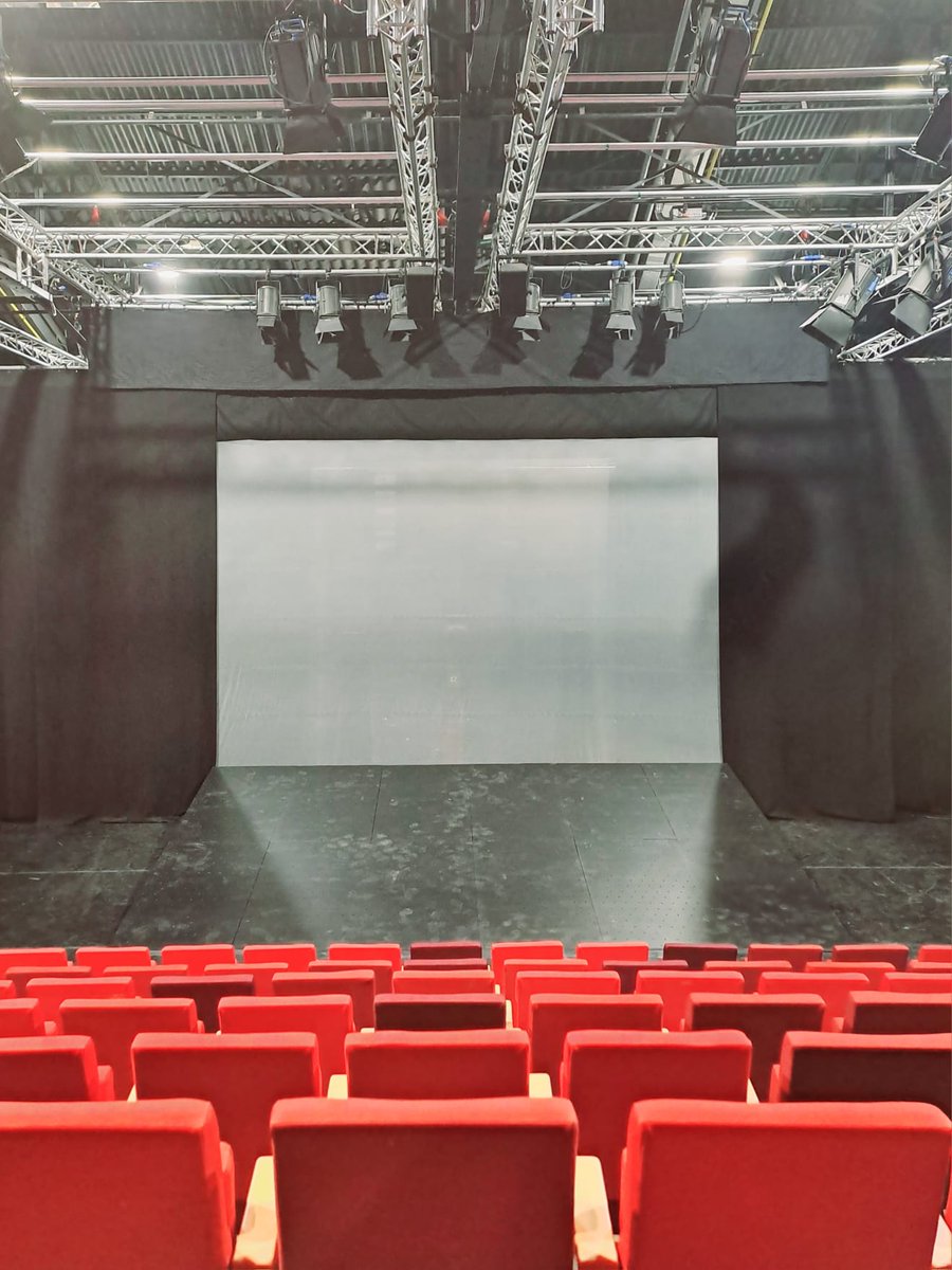 امشب در اینجا . . . 
صدای انگشت ها 
The Voice of Fingers Theatre 

antigone.be/nl/simple-as-a…
Kortrijk - Theater Antigone