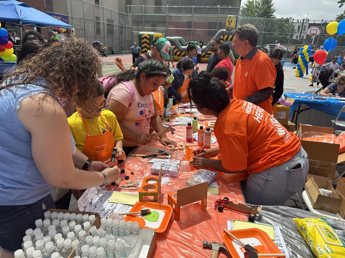 Malique Cudjoe (@m_cudjoe7) on Twitter photo Today was a great day at PS. 56Q.We had a kids work shop. It’s always great to give back to the community. Living our values and building great relationships with the community. 1215 Ozone Park Rocks🕺🏾🕺🏾🥳🥳🥳 <a href="/BittanTb/">Terrence Bittan</a> <a href="/FelixRamirezD82/">Felix Ramirez</a> <a href="/JamesEng16/">James Eng</a> <a href="/enekaD82/">Eneka</a> Today was a great day at PS. 56Q.We had a kids work shop. It’s always great to give back to the community. Living our values and building great relationships with the community. 1215 Ozone Park Rocks🕺🏾🕺🏾🥳🥳🥳 <a href="/BittanTb/">Terrence Bittan</a> <a href="/FelixRamirezD82/">Felix Ramirez</a> <a href="/JamesEng16/">James Eng</a> <a href="/enekaD82/">Eneka</a>