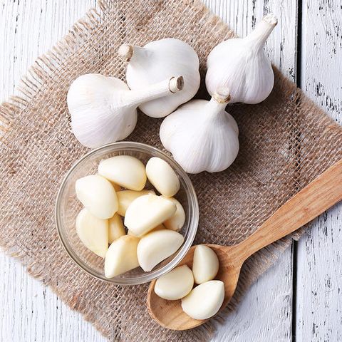8. Garlic contains an active sulfur-based compound called allicin, which acts as a critical supporter of liver detoxification by assisting with the removal of food additives and the like. Garlic has also been documented to aid in weight loss in those with NAFLD.