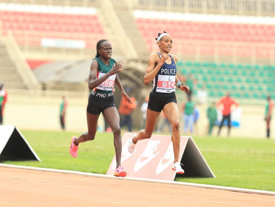 Lilian Kasait (Kenyan Prisons Services) out-sprinted World 3000m steeplechase record-holder Beatrice Chepkoech (Kenyan Police Service) to win the women’s 5000m final in 15:01.38 at the 2023 Kenyan Athletics Championships.

#AKNationalChampionship #AthleticsAfrica #Kenya