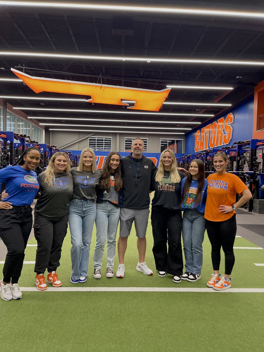 allyesposito1's tweet image. Thankful for this place and these people. I couldn’t think of anyone I’d rather spend my days with. The recruiting department; the ones who make it happen. We made it through a crazy June TOGETHER! 
We made our mark. 🧡💙
#2THESW4MP | #GoGators 🐊