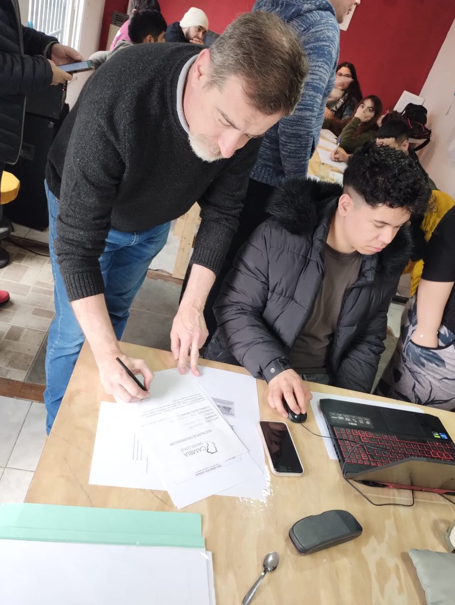 BavioDiego's tweet photo. Firmando la aceptación de mi postulación como candidato a Parlamentario por el Mercosur por Santa Cruz. Desde el sur patagónico dispuesto a dar la lucha que hay que dar.
Gracias por la confianza y el apoyo.
@DiputadoAsseff @PatoBullrich @UNIRconPatricia @jmartinianoduar https://t.co/60ZtlcJN2f