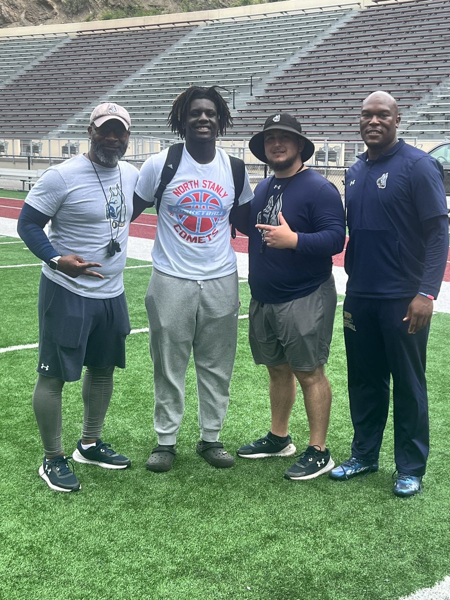 ncjay704's tweet photo. After a great camp I am blessed to receive an offer from Bluefield State University! @BigBlue_FB @NSHSAthletic @NorthstanlyFB @ChadLittle27 @TDA_704 @sling193 @CoachAustinRose @BballWalker @pepman704 @Ebrooks6Ed https://t.co/iWV3sGVWLc