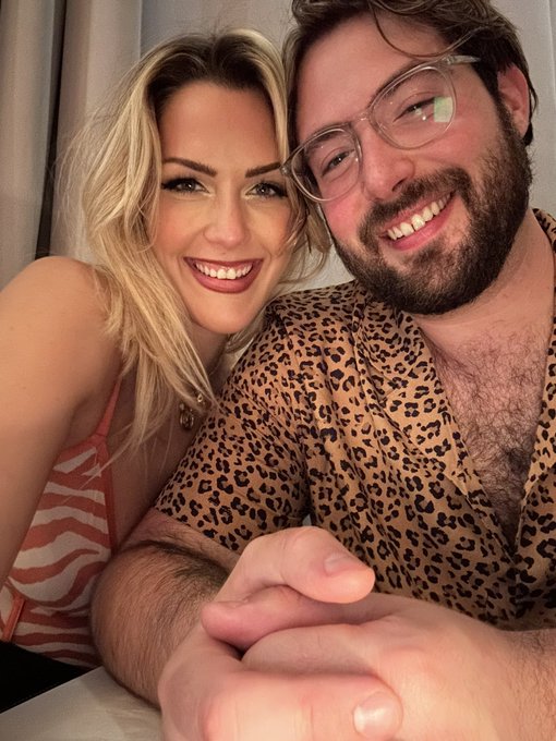 mom and dad @SavvySuxx https://t.co/Sbb9dQKOql<a class="tags" href="/tag/savvysuxx">@savvysuxx</a>