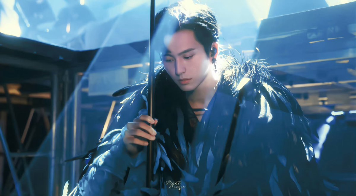 time_t0_refresh's tweet photo. 封面谁选的，站出来挨夸，《冷艳蔷薇，马上离开》。

#张哲瀚 #張哲瀚 #ZhangZhehan https://t.co/sSMQEfhstm