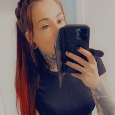 FloreHamm's tweet photo. #NouvellePhotoDeProfil https://t.co/yJWpmQOSnT