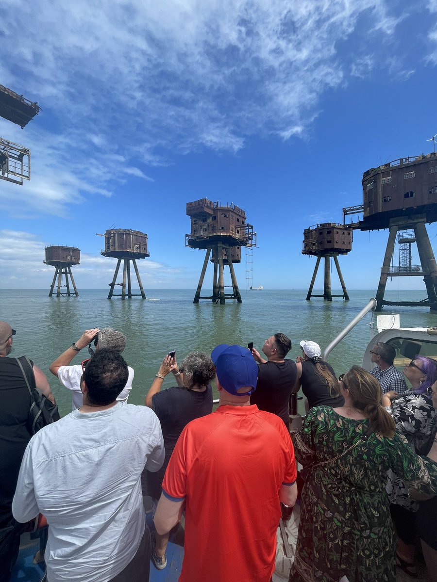 A fantastic trip visiting the Red Sands Towers this morning from Chatham with @JetstreamTours , much more info on my instastories! I highly recommend a trip, fascinating Maritime Historic commentary from Richard throughout the trip #chatham #rivermedway #thamesestuary