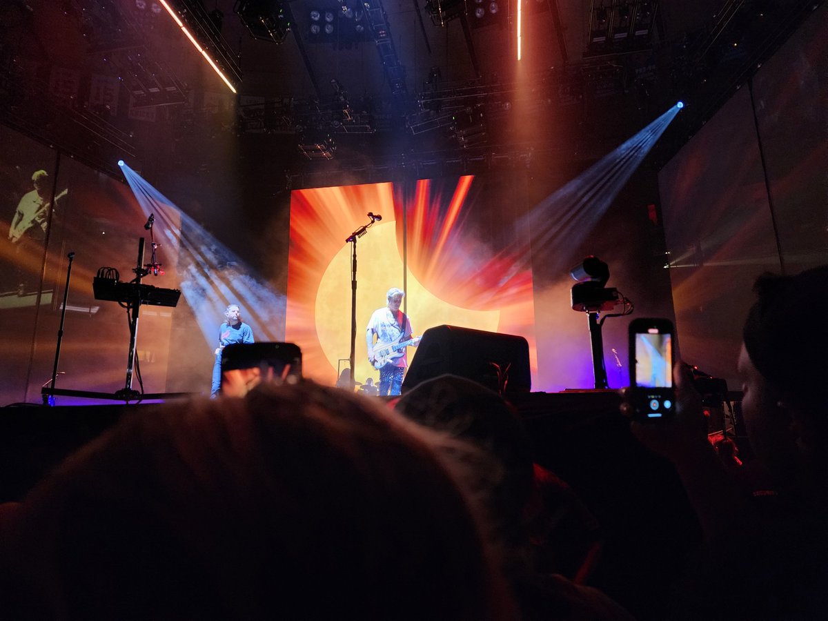 SWLcumbercookie's tweet photo. @GuitarGuyHaner My dad got the good ones since he was able to stand more still in the crowd, but I got a few! First time I've seen them since I was a young teen and it was amazing! https://t.co/QPngR6kjbr