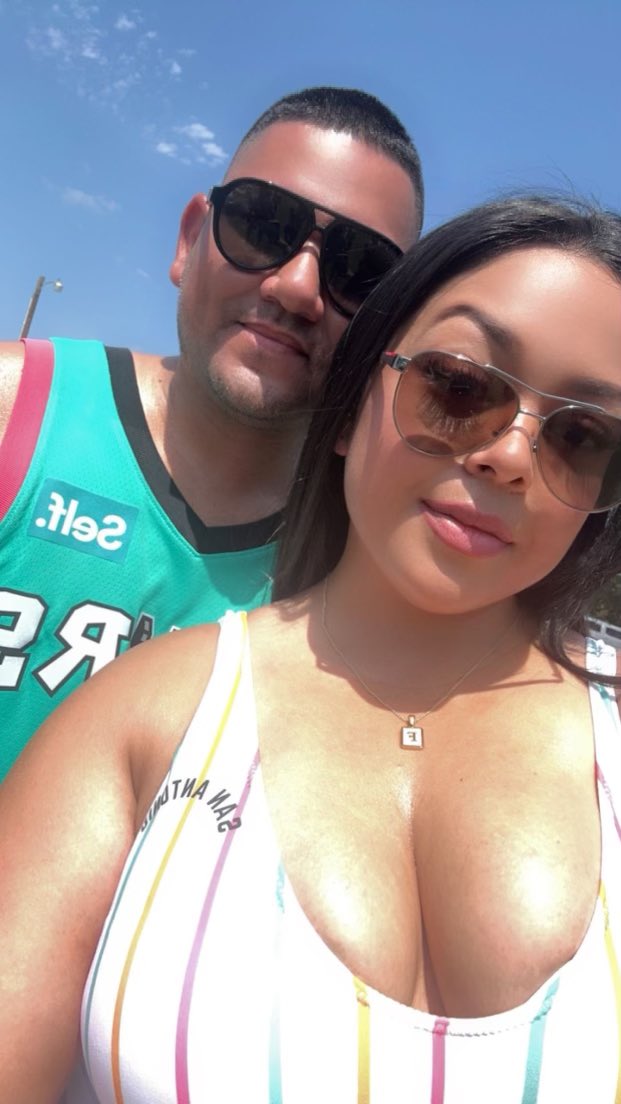 RealSpurnandez's tweet image. #SpursTwitter Shenanigans 🛟😎🥂 @SellWithStephh @dakmitch #PorVida