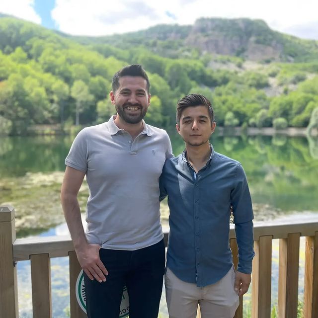 isacanmesut's tweet photo. Ankara'nın gençlerine başkandan öte ağabey olan Gençlik Kolları Ankara İl Başkanım Sn. @FatihKOCA04, Sn. Genel Başkanımızın olurları ile İYİ Parti Genel İdare Kuruluna seçildi. 

Rabbim Ankara'da yazmış olduğumuz hikayeyi Türkiyede bir romana çevirmeyi bizlere nasip etsin. 

Gençlere her zaman fırsat tanıyan ve değer veren Sn. Genel Başkanımız Meral Akşener'e Teşekkürlerimi arz ederim.

Yeni göreviniz hepimize hayırlı olsun başkanım.