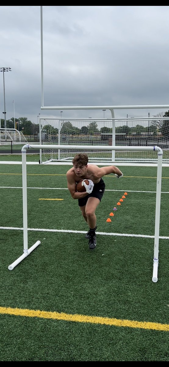 Alex Thompson tweet media