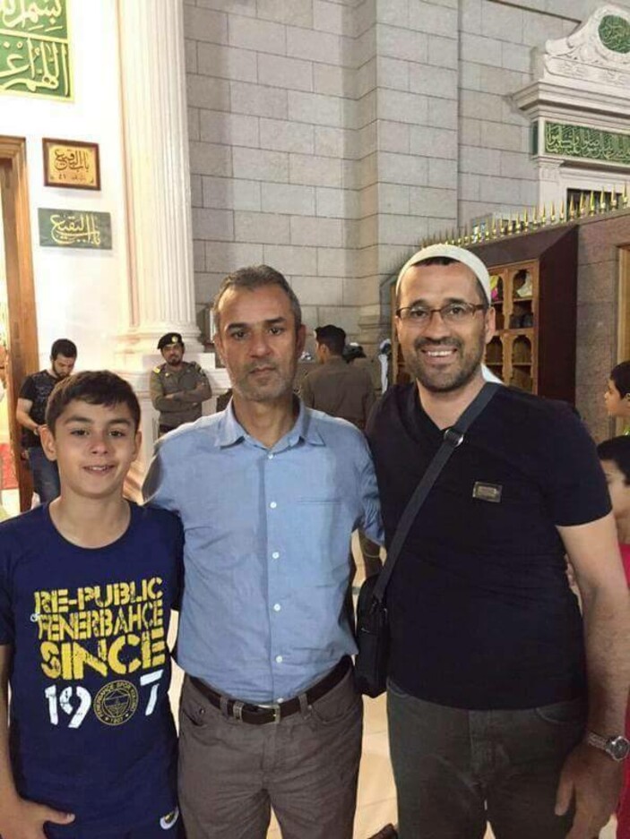 🕋 Son günlerde adı sıkça Fenerbahçe teknik direktörlüğü ile anılan İsmail Kartal hacca gitti.