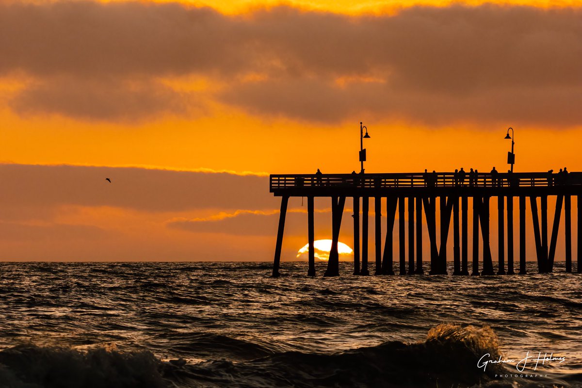 Sunset under the pier. #sunset #sanclemente #sanclementepier #california 

.
.
.
.

#canonexploreroflight #canonusa #ShotOnCanon #adventurephotography #travelphotography #adobelightroom  #california  #hey_ihadtosnapthat2 #teamcanon