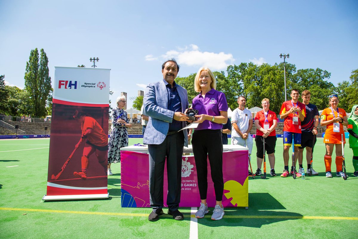Vanmiddag werd op het hockeyveld een overeenkomst ondertekend door <a href="/SpecialOlympics/">Special Olympics</a> en de <a href="/FIH_Hockey/">International Hockey Federation</a> die  zich richt op ontwikkeling en promotie van de sport en om meer mogelijkheden te creëren voor sporters om de sociale, emotionele en fysieke voordelen van hockey te ervaren ❤️