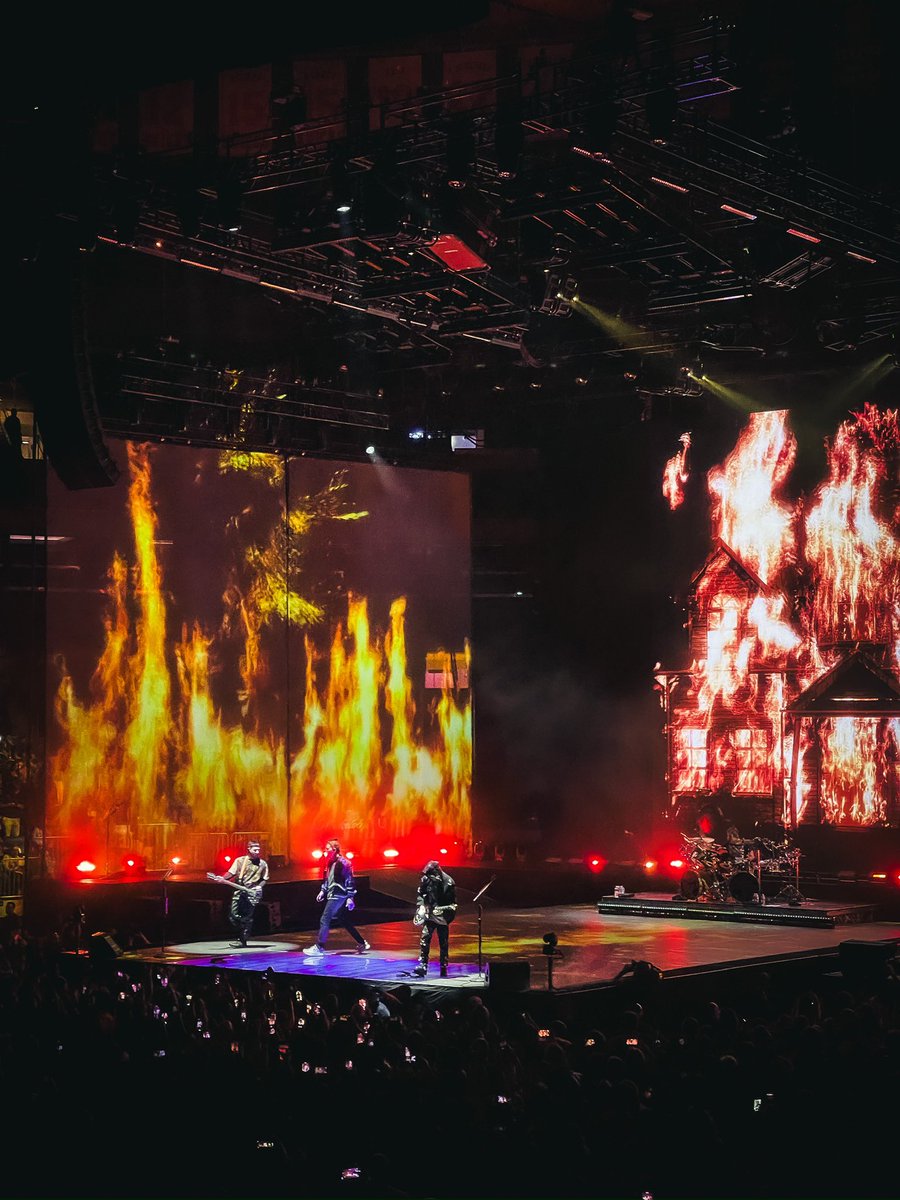 robseize_'s tweet photo. What a night 🤘 Avenged Sevenfold @ MSG 6.23.23 https://t.co/sh0dmYxzFB