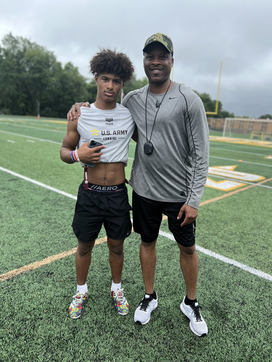 MakelDarnell's tweet photo. 🙌 Huge shoutout to @CustaviousP for extending the incredible opportunity to attend the National @USArmyBowl Combine in Frisco, TX - Your belief in my potential means the world! @CoachDindl @ATHINTRAINING @_CallMeCoachK_ @agcolonialsfb https://t.co/PQdcEXg2n9