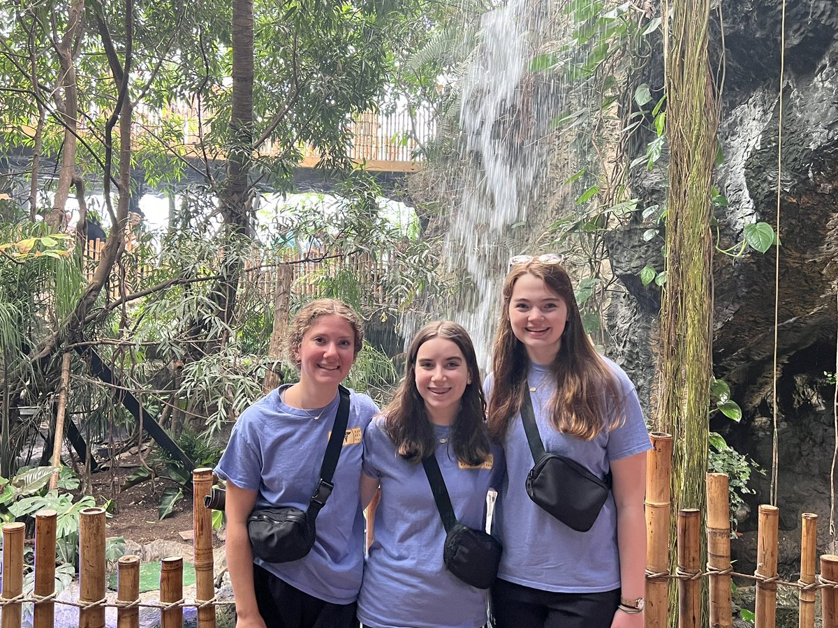kelstruckhoff's tweet photo. @OFHS_HOSA Enjoying time at the Dallas World Aquarium! https://t.co/LS0CVMqlQe