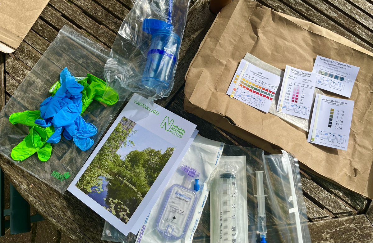Dirt_Science's tweet image. #Science doesn’t stop at the weekend 😊

Excited to be testing my pond in N London for the #GenePools project! 

Water samples sent off for eDNA analysis, plus rapid dipstick tests for pond chemistry

@NHM_CitSci @CefasGovUK @JNCC_UK @NaturalEngland #ncea